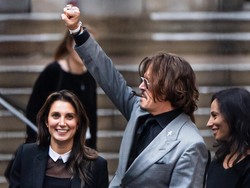 Johnny Depp Dikabarkan Pacaran dengan Eks Pengacaranya