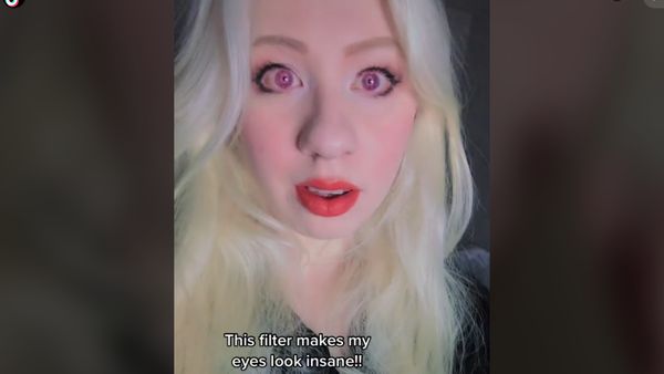 8 Foto Langka Wanita Bermata Ungu, Dikira Palsu Padahal Alami Kondisi Ini