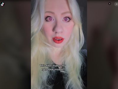 8 Foto Langka Wanita Bermata Ungu, Dikira Palsu Padahal Alami Kondisi Ini