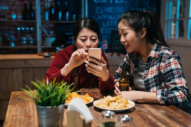 Ketika kamu terlalu kepo dengan orang lain, sudah saatnya beristirahat dan fokus pada diri sendiri.