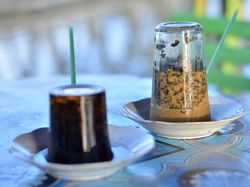 Kupi Khop, Kopi dalam Gelas Terbalik yang Unik dari Aceh