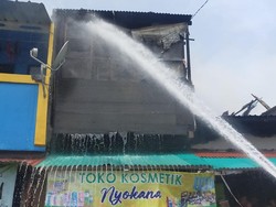 Kebakaran di Jakut Padam, Damkar Keluhkan Ulah Warga Rebut Selang Pemadam