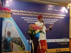 Respons Sandiaga soal Harga Tiket Pesawat-Penerbangan ke Bali