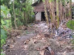 Nenek Sebatang Kara di Ponorogo yang Makin Prihatin Usai Rumahnya Terbakar