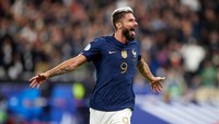 Giroud pun masih tajam bersama AC Milan. Empat gol sudah dikemasnya dari tujuh laga di Liga Italia sejauh ini (Getty Images)