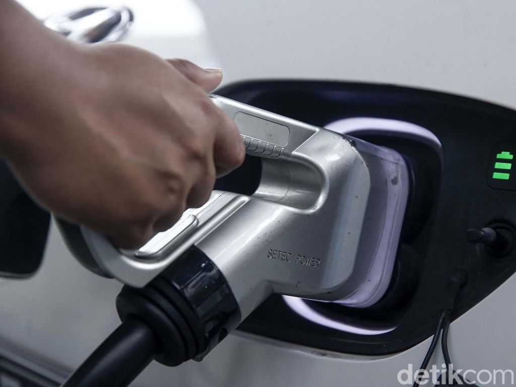 Anggota DPR Tuding Subsidi Kendaraan Listrik Cuma Untungkan Orang Mampu Anggota DPR Tuding Subsidi Kendaraan Listrik Cuma Untungkan Orang Mampu