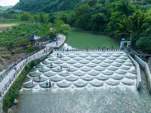 Penghalang Arus di China Bentuknya Sisik Ikan, Cocok Buat Foto-foto