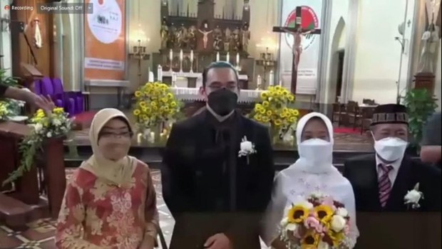 Pernikahan Staf Khusus Presiden Diizinkan Mahkamah Agung/Foto : youtube.com/Ayu Kartika Dewi