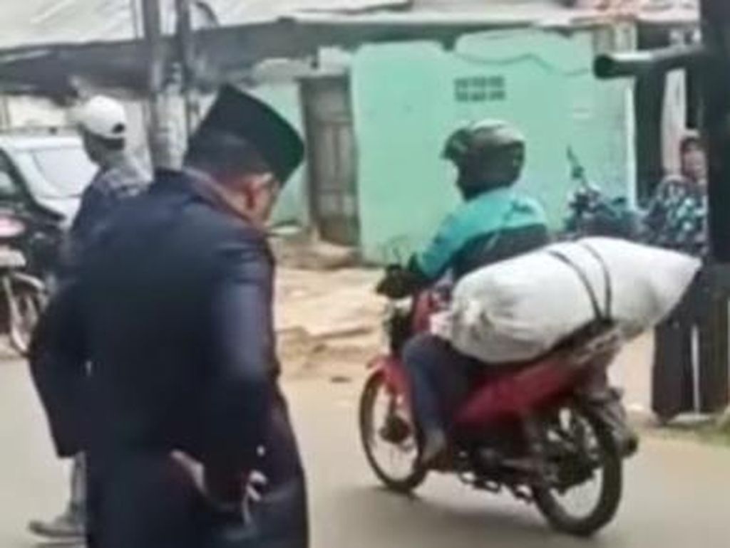 Sopir Truk Polisikan Pimpinan DPRD Depok: Harga Diri Saya Diinjak-Injak! Sopir Truk Polisikan Pimpinan DPRD Depok: Harga Diri Saya Diinjak-Injak!
