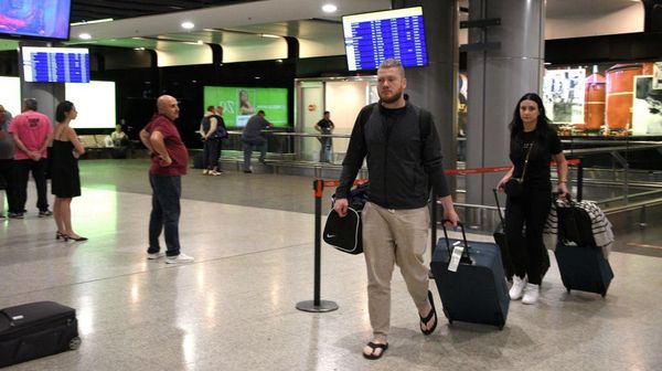 Ramai-ramai Warga Rusia Kabur ke Luar Negeri