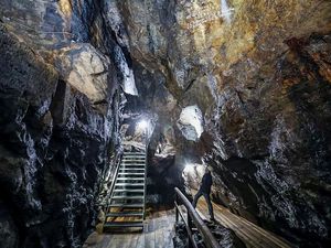 Jepang Temukan 230 Juta Ton Harta Karun Langka!