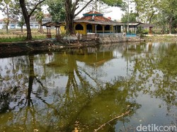 Kutukan Pangeran dan Monyet Penghuni Situs Banjar Indramayu