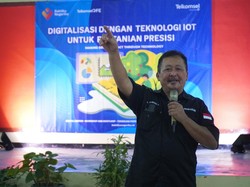 Telkomsel Beri Pelatihan-Bantuan Teknologi IoT ke Petani di Karanganyar