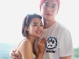 Wika Salim Pacari Max Adam, Bawa Nama Tuhan