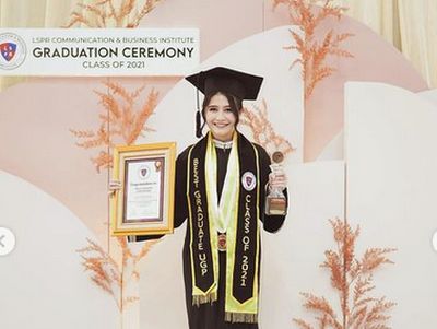Intip Lagi Momen Wisuda Prilly Latuconsina, Jadi Lulusan Terbaik LSPR