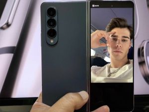 Menguak Alasan Smartphone Lipat Akhirnya Eksis