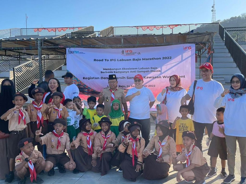 Ada Aksi Sosial di Ajang Labuan Bajo Marathon 2022