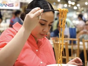 Mencicipi Mee Pok Legendaris di Singapura Langganan Nagita Slavina Mencicipi Mee Pok Legendaris di Singapura Langganan Nagita Slavina