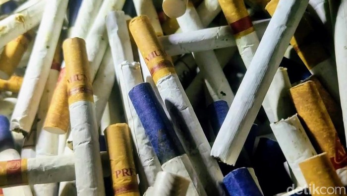 Operasi rokok ilegal di Bondowoso