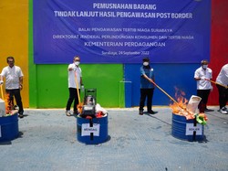 Gaya Mendag Zulhas Musnahkan Produk Impor Ilegal Rp 11 Miliar