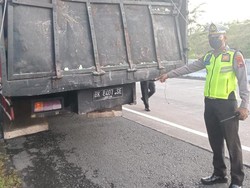 Polisi Cari Penyebab Minibus Maut Nyangkut hingga Terseret 2 Km di Tol Bawen