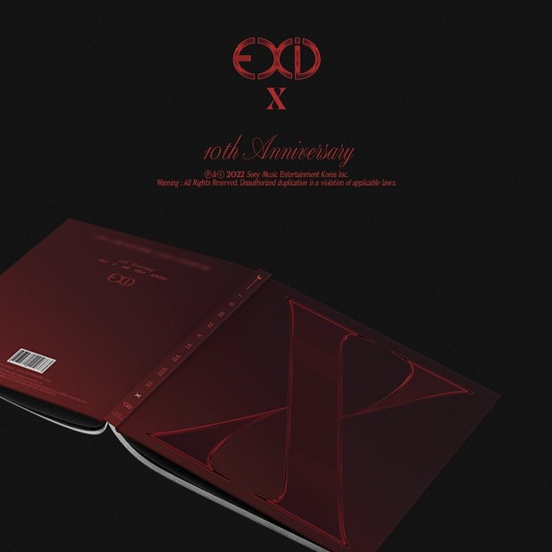 Potret pratinjau album fisik X dari EXID