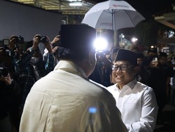 Pakai Pantun Bahasa Jawa, Prabowo Ucap Selamat Ulang Tahun ke Cak Imin