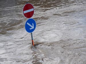 Radar Hujan Canggih dengan Intelegensi Buatan