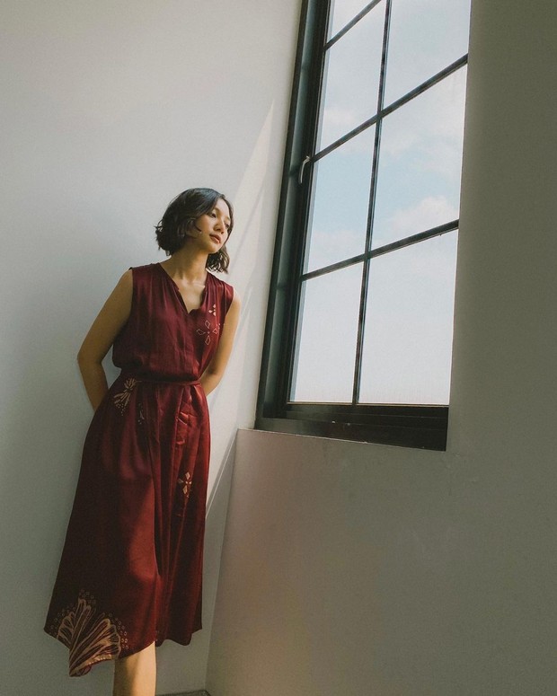 Red long dress/ Foto: instagram.com/ @sheiladaisha