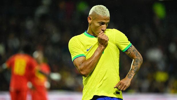 Brazil's forward Richarlison celebrates after scoring a goal during the friendly football match between Brazil and Ghana at the Oceane Stadium in Le Havre, northwestern France on September 23, 2022. (Photo by Damien MEYER / AFP) (Photo by DAMIEN MEYER/AFP via Getty Images)