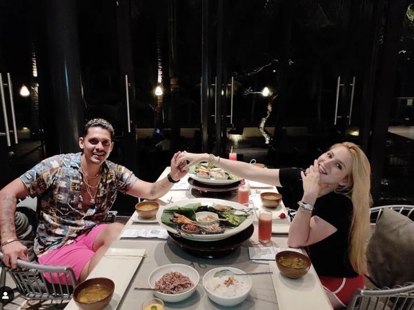 Robby Shine dan Nastasya Kompak Kulineran Bareng, 10 Foto Ini Buktinya