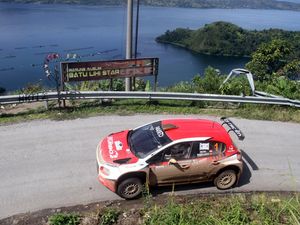 Reli Danau Toba 2022: Penalti di Hari Pertama Bikin Sean Gagal P1 Reli Danau Toba 2022: Penalti di Hari Pertama Bikin Sean Gagal P1