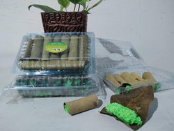 Legit dan Manisnya Tape Ketan Bungkus Daun Jambu Air Khas Desa Suci Gresik