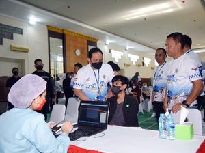 Cegah COVID-19, Wakapolri Imbau Masyarakat Segera Vaksinasi Booster