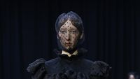 7 Momen Viral London Fashion Week, Ratu Dikenang Hingga Aksi Model Curvy RI