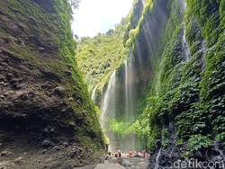 Cuaca Wisata Jatim 21 Desember 2024, Air Terjun Madakaripura Hujan Petir