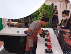 Barista dari 3 Provinsi Unjuk Kemahiran Seduh Kopi Nusantara di Cilegon