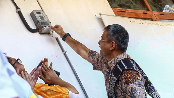 Bukti Nyata Kehadiran Listrik PLN di 97 Desa Terpencil NTT