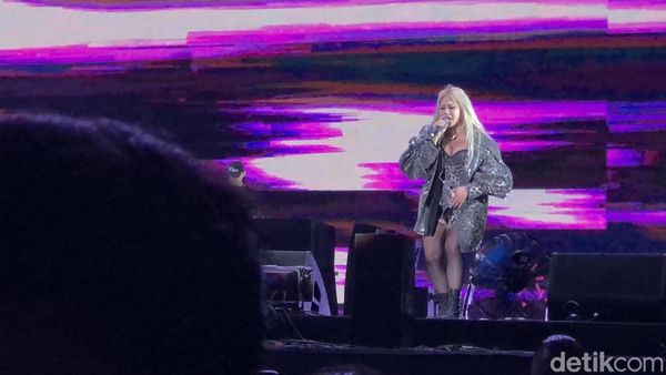 Seksi dan Energik Aksi CL di We The Fest 2022
