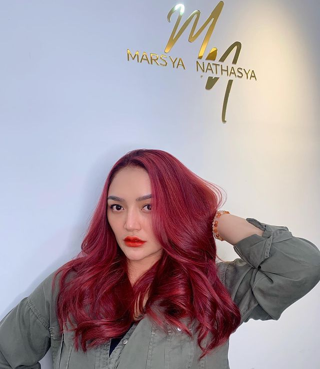 Deretan Artis Cantik Tanah Air dengan Rambut Merah