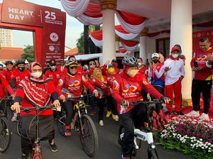 Hari Jantung Dunia, Khofifah Ajak Warga Gowes-Senam Jantung di Grahadi Hari Jantung Dunia, Khofifah Ajak Warga Gowes-Senam Jantung di Grahadi