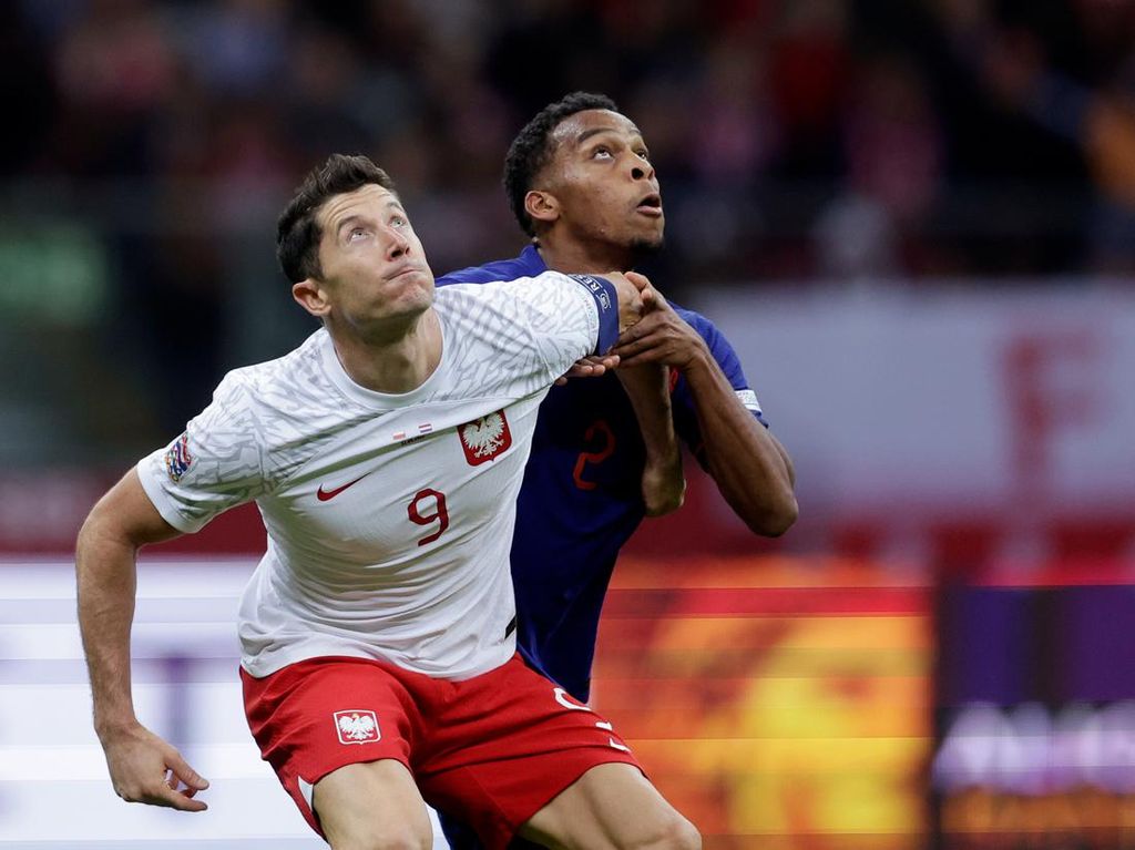 Van Dijk Akui Bek Incaran MU Ini Punya Potensi Lampaui Dirinya Van Dijk Akui Bek Incaran MU Ini Punya Potensi Lampaui Dirinya