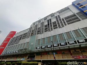Kebakaran di LTC Glodok Diduga Korsleting, Kerugian Capai Rp 500 Juta Kebakaran di LTC Glodok Diduga Korsleting, Kerugian Capai Rp 500 Juta