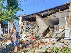 Identitas 4 Korban Tewas Kecelakaan Maut Truk Tangki Muat Solar di Banyuwangi