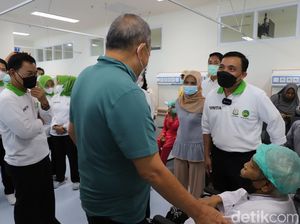 Kejati Banten dan Persaja Gelar Operasi Katarak dan Hernia Warga Tak Mampu Kejati Banten dan Persaja Gelar Operasi Katarak dan Hernia Warga Tak Mampu