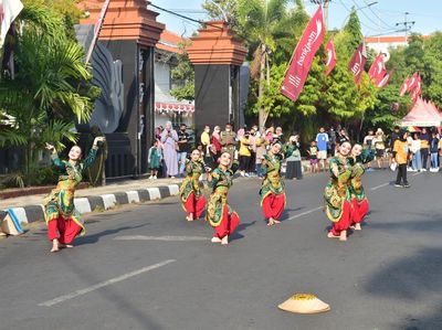 Potret Kemeriahan Lamongan Street Fashion 2022