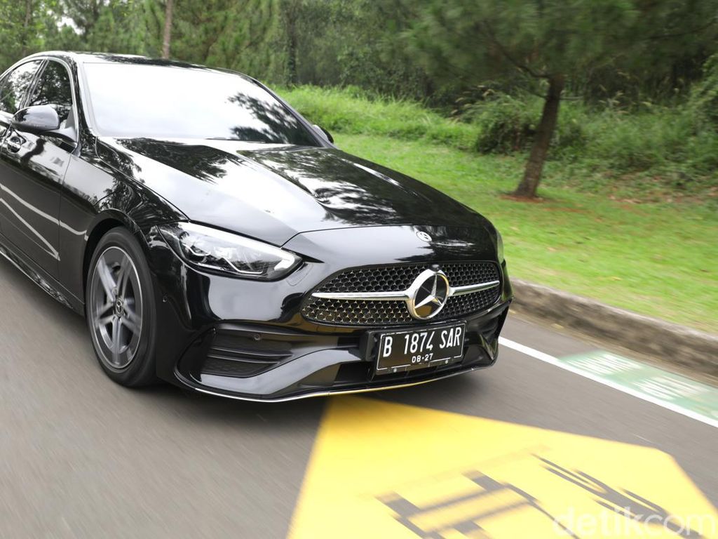 Tes Mercedes-Benz C 300 AMG Line: Harga Terjangkau, Mewahnya Memukau!