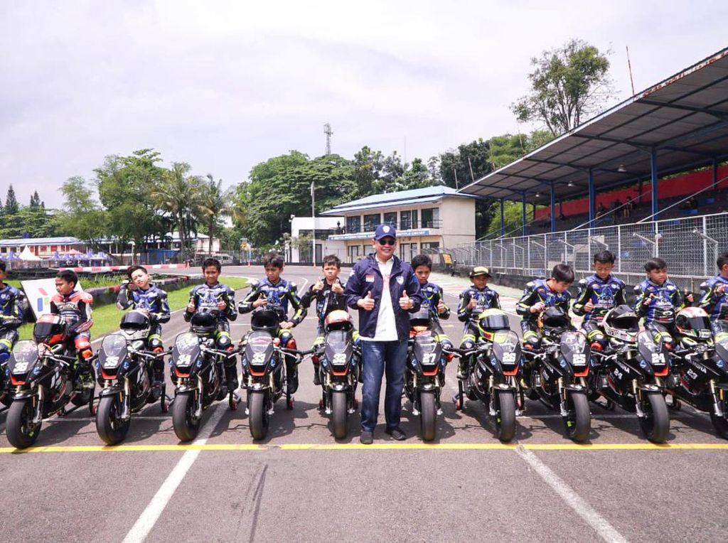Buka Seri ke-4 FIM MiniGP 2022, Ini Harapan Bamsoet Buat Para Pembalap Buka Seri ke-4 FIM MiniGP 2022, Ini Harapan Bamsoet Buat Para Pembalap