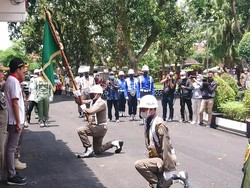 Meriahnya Penyambutan Kirab Pataka Hari Jadi Jawa Timur di Trenggalek