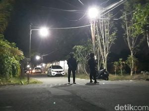 Polisi Korban Ledakan di Aspol Sukoharjo Dilarikan ke RS Polisi Korban Ledakan di Aspol Sukoharjo Dilarikan ke RS